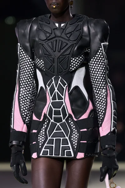 Look 215
